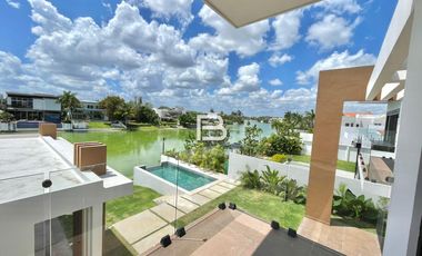 Casa En Venta En Lagos Del Sol Frente A Laguna