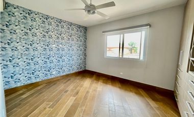 Casa en Palmeras de Costa del Este en Venta