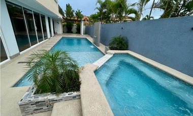 Casa en Palmeras de Costa del Este en Venta