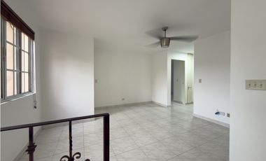 SE VENDE AMPLIA CASA EN ALBROOK GARDENS - ALBROOK
