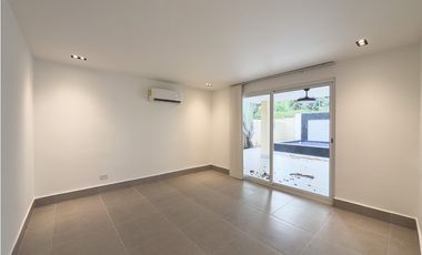 SE VENDE AMPLIA CASA EN ALBROOK GARDENS - ALBROOK
