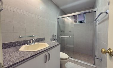 SE VENDE AMPLIA CASA EN ALBROOK GARDENS - ALBROOK