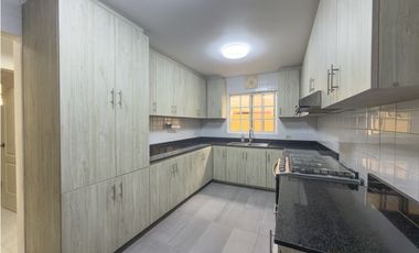 SE VENDE AMPLIA CASA EN ALBROOK GARDENS - ALBROOK