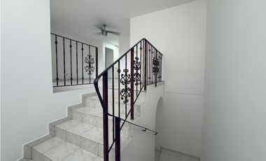 SE VENDE AMPLIA CASA EN ALBROOK GARDENS - ALBROOK