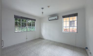 SE VENDE AMPLIA CASA EN ALBROOK GARDENS - ALBROOK