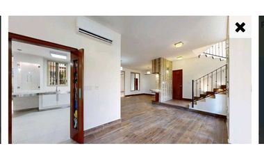 Alquilo casa en Embassy Gardens en Clayton