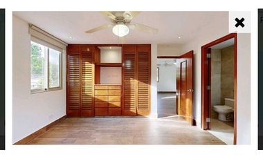 Alquilo casa en Embassy Gardens en Clayton