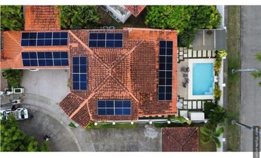 CASA SOLO LINEA BLANCA, PISCINA Y PANELES SOLARES EN COSTA DEL ESTE|MM