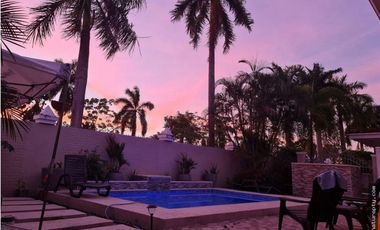 CASA SOLO LINEA BLANCA, PISCINA Y PANELES SOLARES EN COSTA DEL ESTE|MM