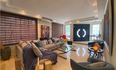 CASA SOLO LINEA BLANCA, PISCINA Y PANELES SOLARES EN COSTA DEL ESTE|MM