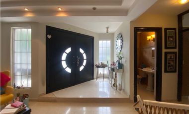 CASA SOLO LINEA BLANCA, PISCINA Y PANELES SOLARES EN COSTA DEL ESTE|MM