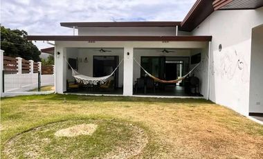 ALQUILER CASA HERMOSA RODEADA DE NATURALEZA A 10 MTS DE PENONOME LT