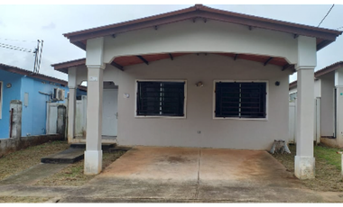 SE VENDE DOS CASA BRISAS DEL GOLF ARRAIJAN