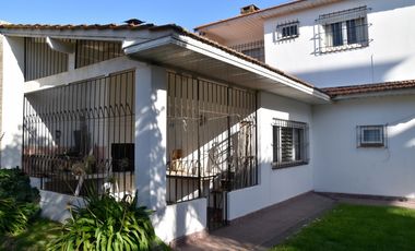 Chalet 6 Ambientes Punta Mogotes