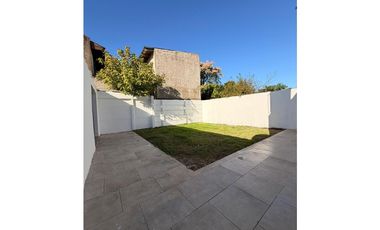 CHALET 4 AMBIENTES EN LOTE PROPIO AYOLAS 4500