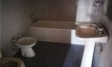 Vendo casa en excelente ubicaccion Villa Zapiola Paso del Rey