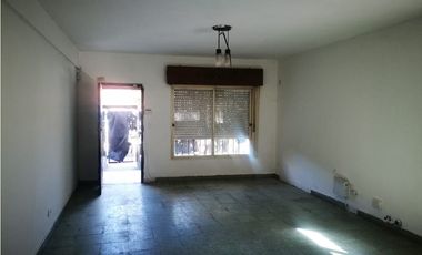 Vendo casa en excelente ubicaccion Villa Zapiola Paso del Rey