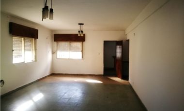 Vendo casa en excelente ubicaccion Villa Zapiola Paso del Rey