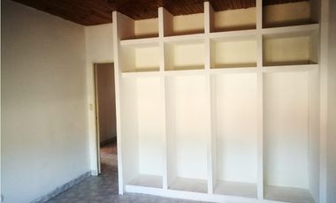 Vendo casa en excelente ubicaccion Villa Zapiola Paso del Rey
