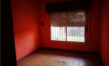 Vendo casa en excelente ubicaccion Villa Zapiola Paso del Rey