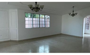 VENDO CASA BRISAS DEL GOLF