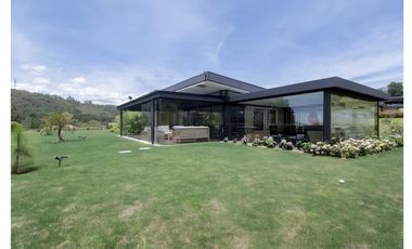 Casa en Arriendo Alto de las Palmas Envigado