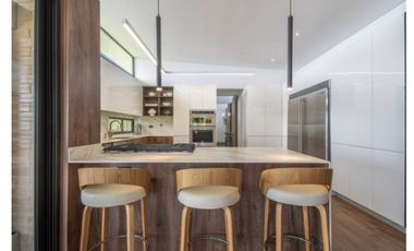 Casa en Arriendo Alto de las Palmas Envigado