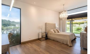 Casa en Arriendo Alto de las Palmas Envigado