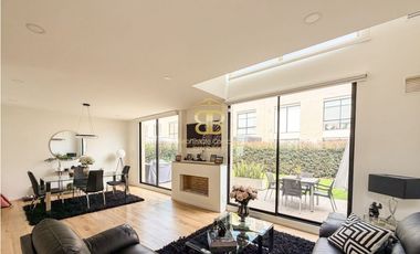 SE VENDE CASA EN CAJICA