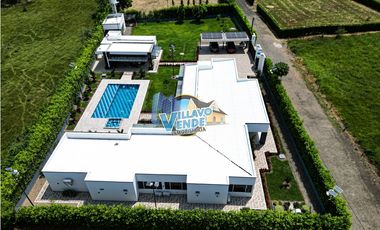 Casa quinta moderna en venta – Parcelación Maiporé – Restrepo (Meta)