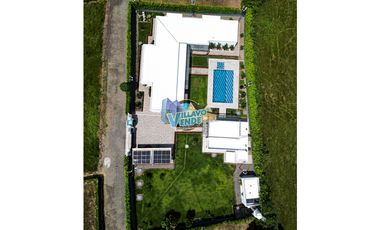 Casa quinta moderna en venta – Parcelación Maiporé – Restrepo (Meta)