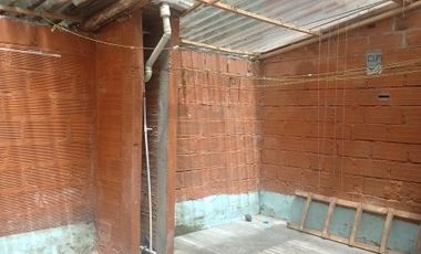 CASA CON AIRE EN VENTA EN LA CEJA (BARRIO LAS ACACÍAS- PAYUCO).