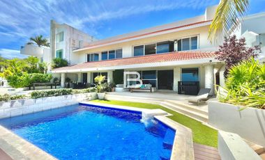 Casa En Venta Zona Hotelera Frente Al Mar