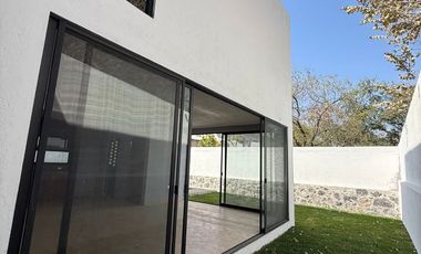 *ESTRENA CASA  CON JARDÍN Y ALBERCA  PROPIA EN PRIVADA DE SOLO 5 CASAS*