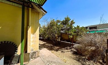 Casa en Venta en Rojas Magallanes / Av. Vicuña Mackenna (1000 M2)