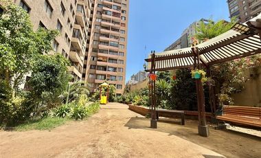 Departamento en Venta en Precio Rebajado!!! Oportunidad Inversión!!. A pasos Metro Parque Almagro