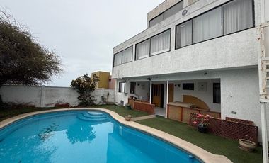 Casa en Venta en Casa de 3 pisos, Sector Sur