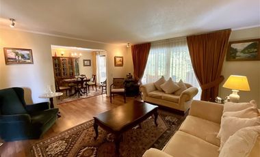Casa en Venta en San Ramon / Carlos Peña Otaegui