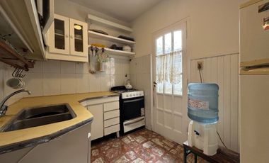 CASA 3 AMB C/PATIO Y GGE. EN VENTA CLAYPOLE