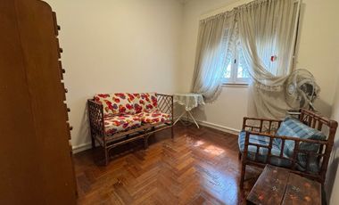 CASA 3 AMB C/PATIO Y GGE. EN VENTA CLAYPOLE