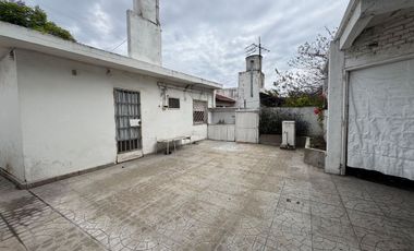 CASA 3 AMB C/PATIO Y GGE. EN VENTA CLAYPOLE