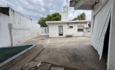 CASA 3 AMB C/PATIO Y GGE. EN VENTA CLAYPOLE