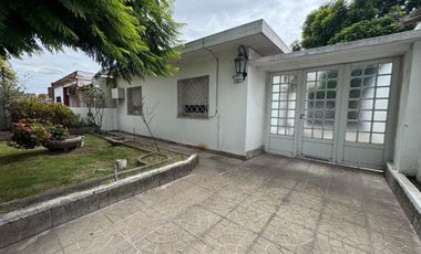 CASA 3 AMB C/PATIO Y GGE. EN VENTA CLAYPOLE