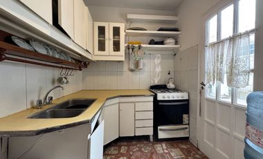 CASA 3 AMB C/PATIO Y GGE. EN VENTA CLAYPOLE