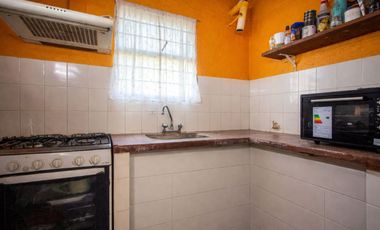 VENTA CASA 3 AMBIENTES ALPINA CON PARQUE