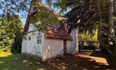 VENTA CASA 3 AMBIENTES ALPINA CON PARQUE