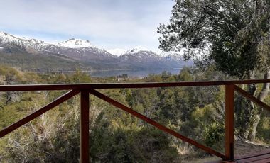 Complejo de Cabañas con Vista al Lago