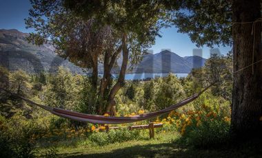 Complejo de Cabañas con Vista al Lago