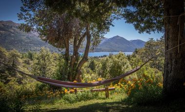 Complejo de Cabañas con Vista al Lago