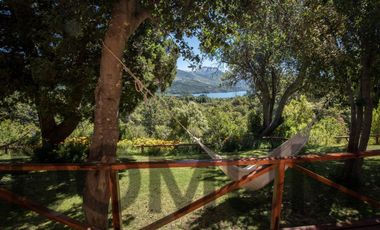 Complejo de Cabañas con Vista al Lago